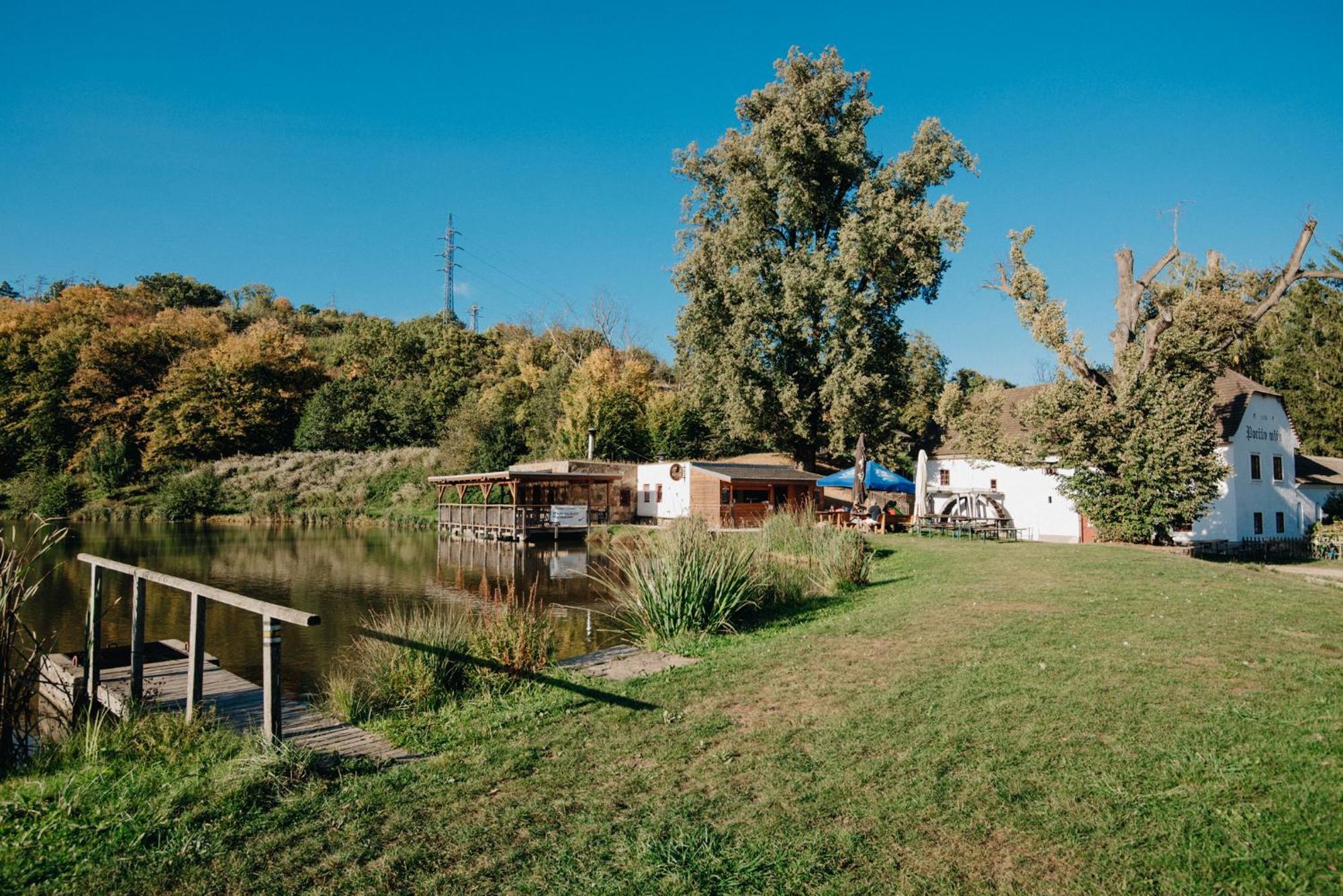 Porcuv Mlyn Hotel Bykovice Exterior photo